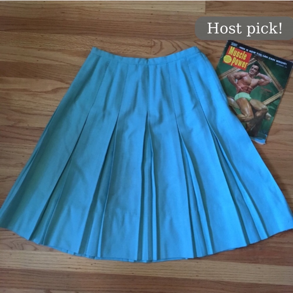 Vintage 1960s Bobbie Brooks mint pleated wool secretary skirt